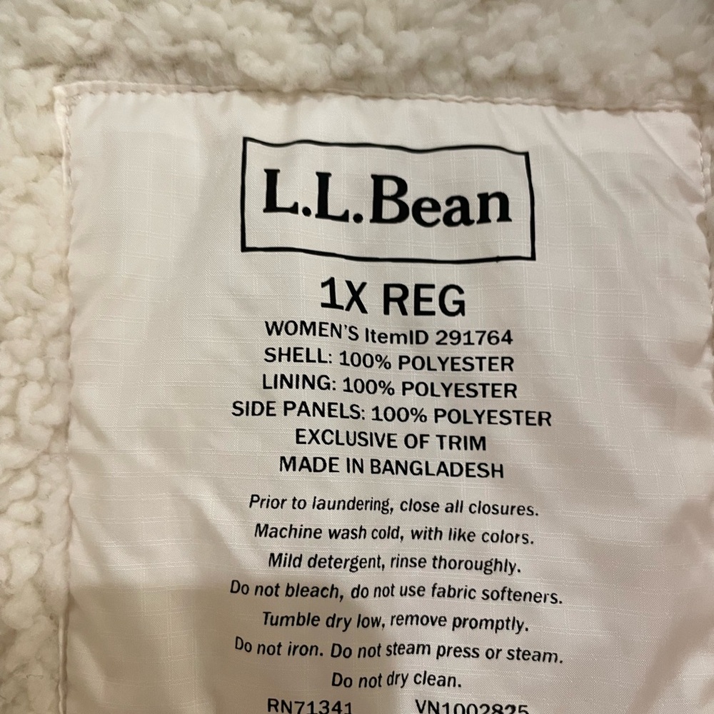 L.L. Bean Cream Quilted Sherpa Vest with ribbed sides. Women’s size 1X Reg. - Picture 16 of 16